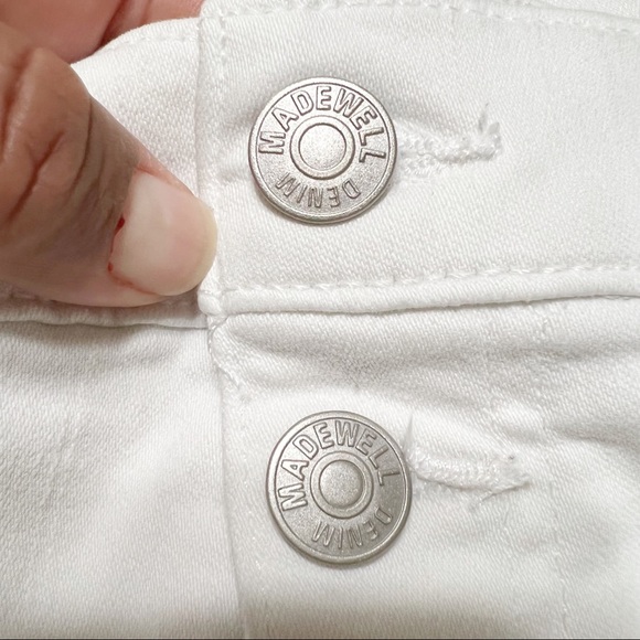 Madewell Stovepipe Jeans in Pure White: Button-Front Edition - Picture 10 of 12